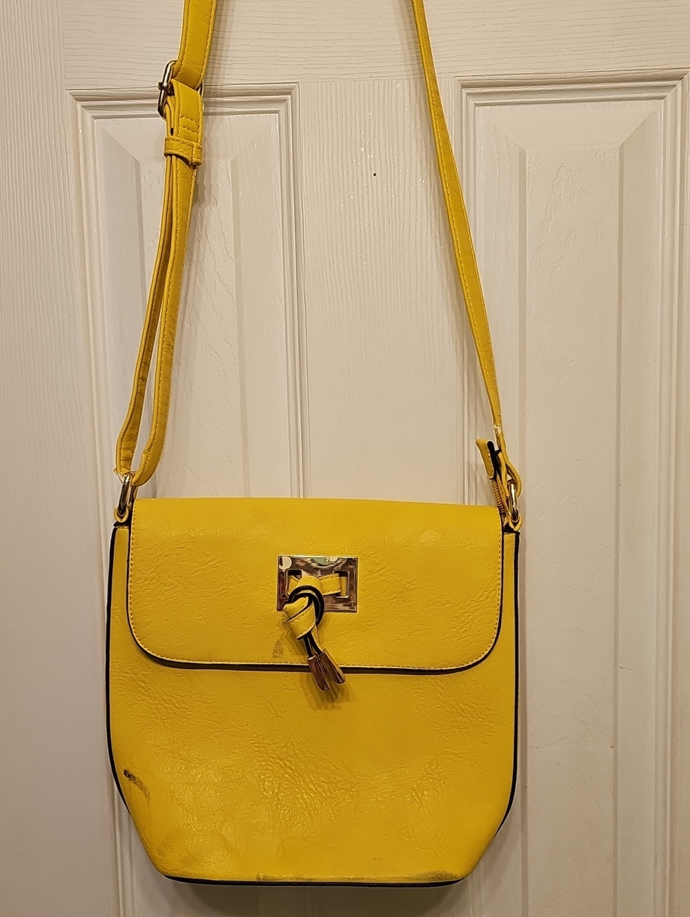 Yellow Crossbody Shoulder Bag – Lightweight Everyday Style